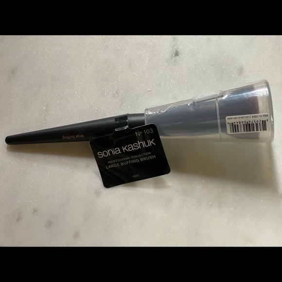 Sonia Kashuk | Professional Collection Large Buffing Brush No. 103 - Picture 3 of 9